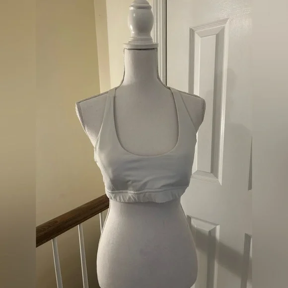 Lululemon Light and Breezy Tank - Picture 3 of 15